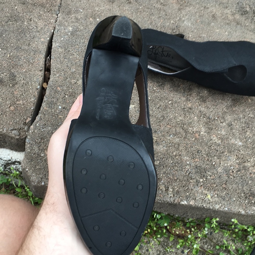 Life Stride Black Heels - Picture 3 of 10